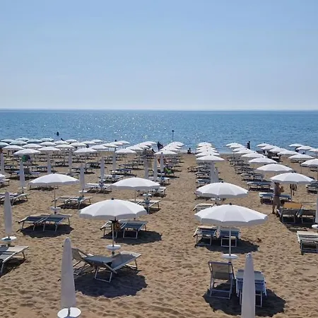 Apartment 1-zimmer In Mit Gemeinschaftspool Aprilia Marittima