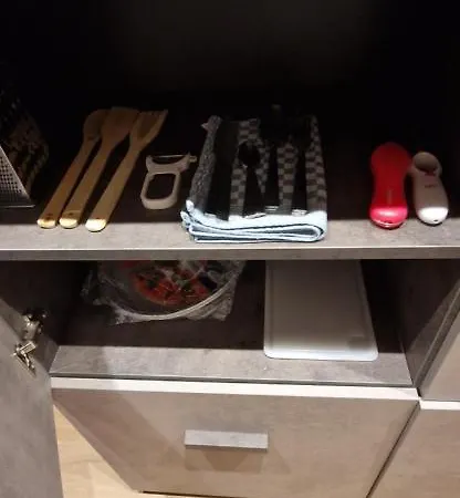 1-zimmer In Mit Gemeinschaftspool Aprilia Marittima