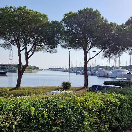 Apartment 1-zimmer In Mit Gemeinschaftspool Aprilia Marittima